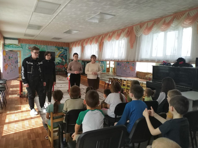 Посещение краевого социально-реабилитационного центра для несовершеннолетних  «Надежда»..